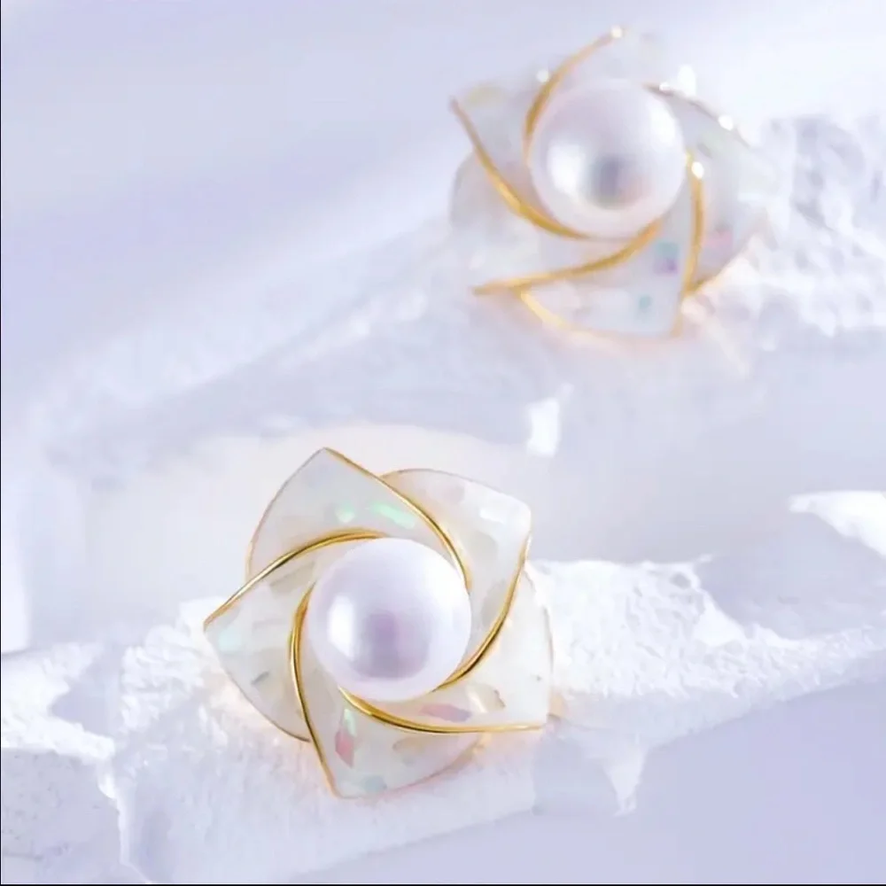 Cultured Pearl And Seashell 925 Camellia Stud Earrings - Picture 5 of 7